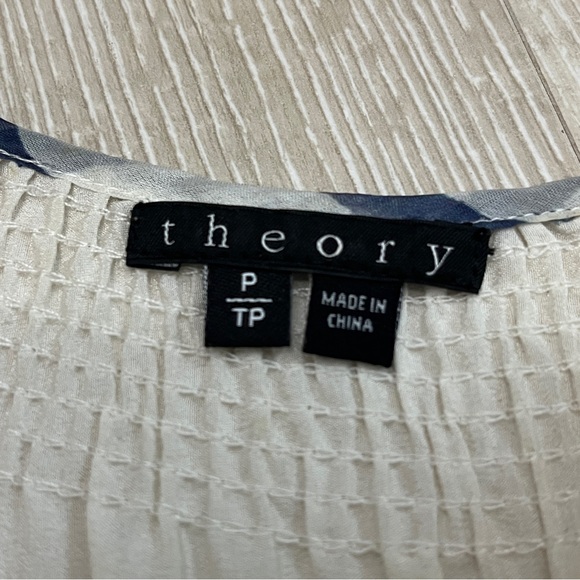 Theory Stripped Blue & White Tank Top Size Petite - Picture 8 of 8
